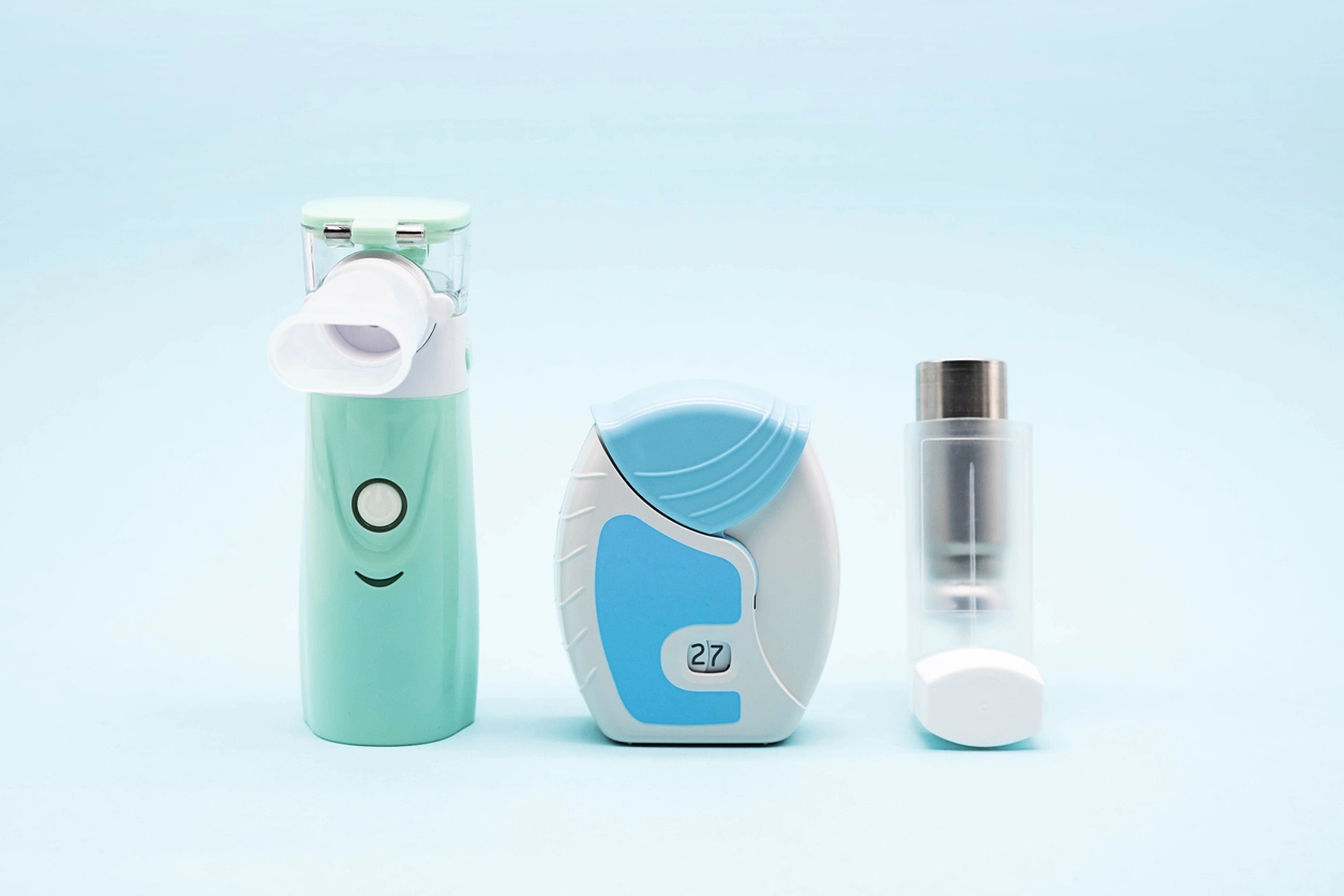 3 assorted inhaler devices